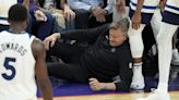 Timberwolves coach Chris Finch to have surgery on knee after sideline collision, AP source says