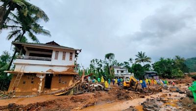 Death toll from Kerala landslides rises above 150 as rescuers race to find survivors