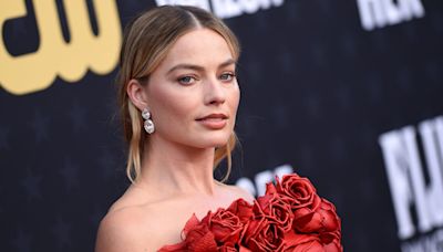 Margot Robbie Says She'll "See What I Can Do" About the 'A Court of Thorns and Roses' TV Adaptation