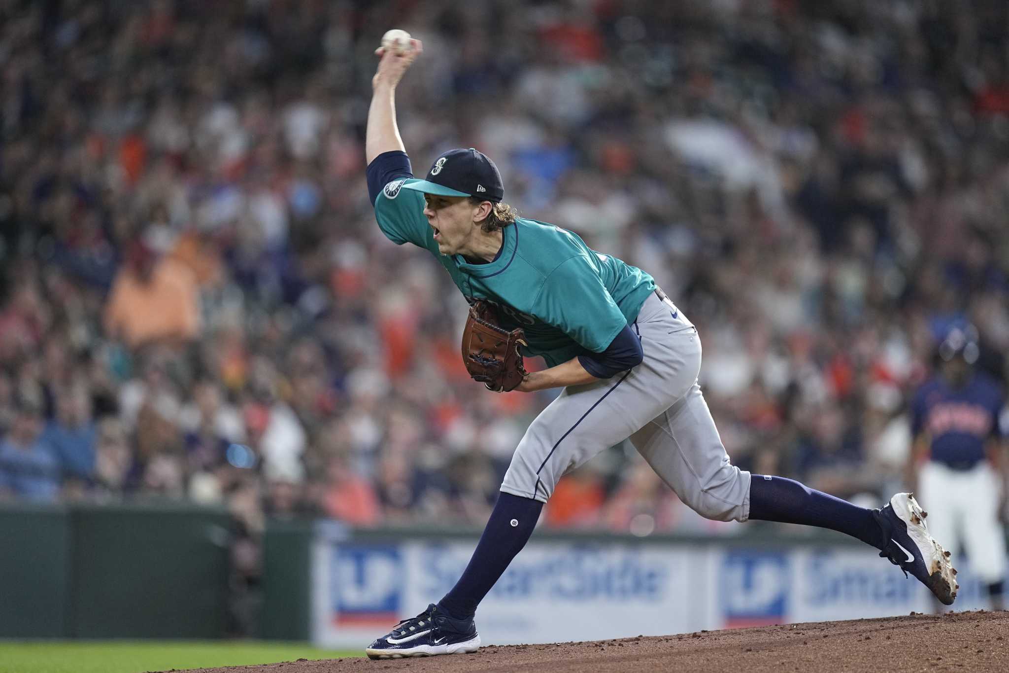 Logan Gilbert throws 8 dominant innings in Mariners' 5-0 victory over Astros