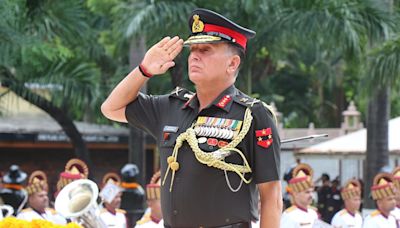 Lt Gen Dhiraj Seth assumes command of Pune-based Southern Army
