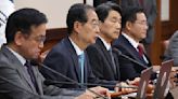South Korea suspends a military deal with North Korea