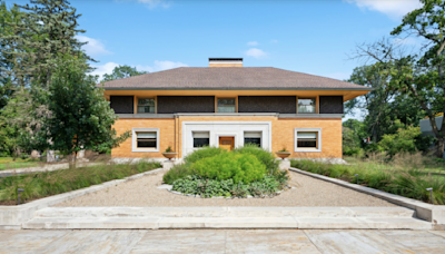 Frank Lloyd Wright-designed home in River Forest lists for nearly $2 million