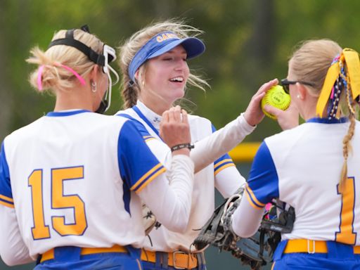 Emma Bruggenschmidt, Sadie Winsett headline Courier & Press 2024 All-Metro Softball Team