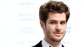 Kate Tomas, la compagne d'Andrew Garfield, dénonce les commentaires misogynes qu'elle subit depuis l'officialisation de leur relation