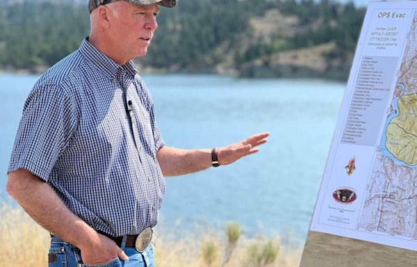 Gov. Greg Gianforte meets with fire crews for an update on the Horse Gulch Fire