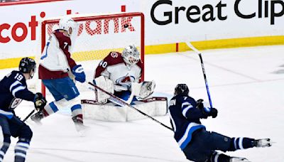 Jets forward Vladislav Namestnikov suffers a fractured cheekbone after a puck hit him in the face