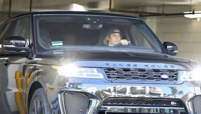 Justin Bieber abandona los deportivos, no se suma a la moda del Cybertuck