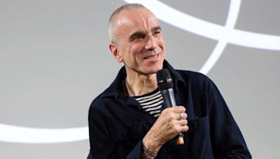 Daniel Day-Lewis Seen Filming New Movie 7 Years After Announcing His Retirement