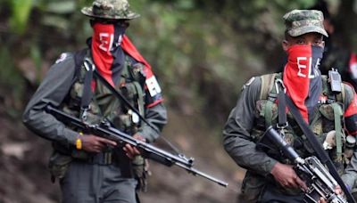 En imágenes: guerrilleros del ELN se tomaron la vía Panamericana entre Cali y Popayán