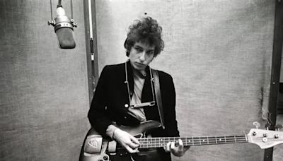 EL BOB DYLAN ROCK AND ROLL ADMIRADOR DEL LAS BANDAS DE GARAJE