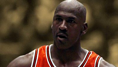 "Pick on somebody your own size" - When Michael Jordan silenced a heckling Jazz fan by posterizing Mel Turpin