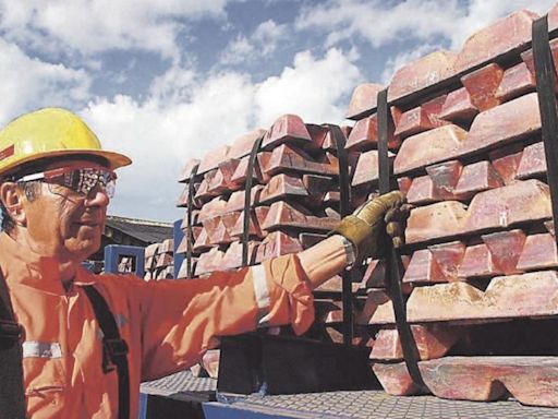 MEF: Precio del cobre alcanzó máximo histórico y será factor clave para desempeño de economía peruana