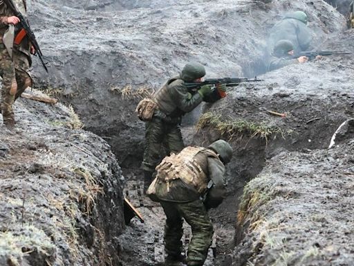 News zum Ukraine-Krieg - Mörder, Diebe, Drogenhändler: Russische Straftäter flüchten vor dem Fronteinsatz