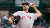 Red Sox's Hill leaves start against Cubs with sprained knee