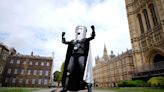 Great Britain: Count Dustbin Face wants to storm London City Hall - Entertainment