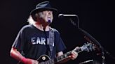 Neil Young recupera "Toast", el "triste" álbum que no quiso publicar en 2001