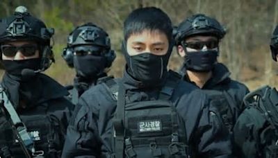 防彈V「軍事警察」黑色作戰服亮相 神級槍法「每發必中」眼神暈慘