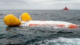 Un hombre que sobrevivió 16 horas atrapado en un velero volcado en el Atlántico gracias a una burbuja de aire