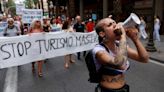 "Turistas, vuelvan a casa": en España y en otros lugares, el turismo de masas se impone a los autóctonos
