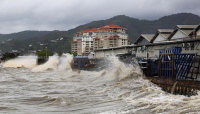 Huracán Beryl sube a categoría 5 y atraviesa el Caribe