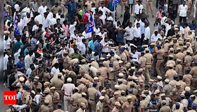 BSP leader Armstrong’s murder in Chennai: Party workers protest saying arrested were not real murderers | Chennai News - Times of India