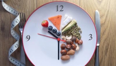 Calories are key to weight loss regardless of fasting schedule, study shows - UPI.com