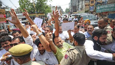 Congress leaders detained as police foils march to Raj Bhawan in Jammu