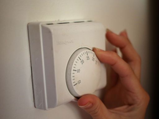 Households urged to send in energy meter readings ahead of Oct 1 price hike