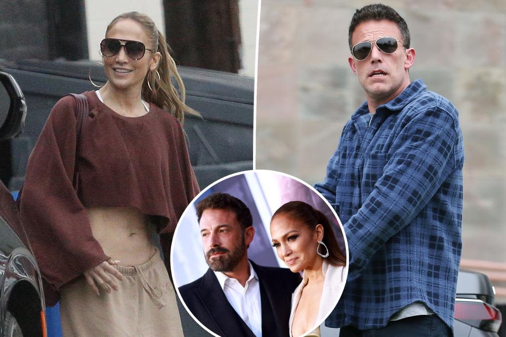 Ben Affleck seen for first time without wedding ring amid Jennifer Lopez divorce rumors