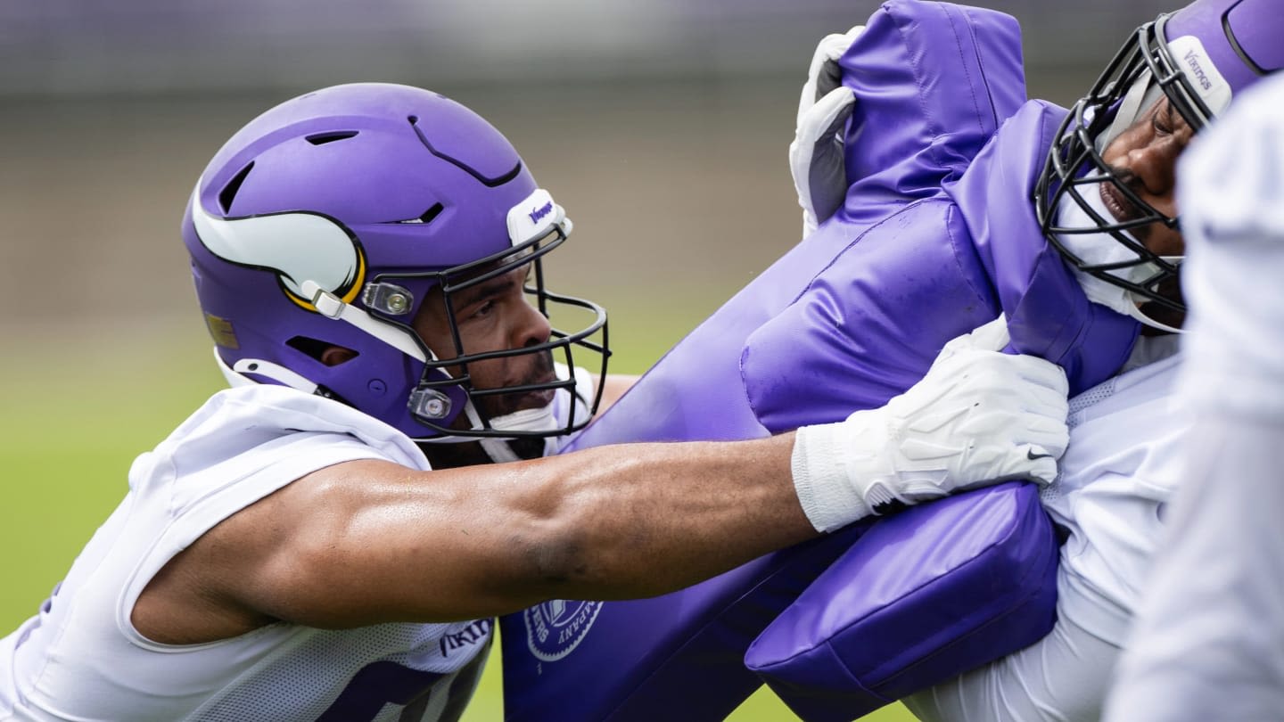 Vikings starting DT Jerry Tillery leaves practice with apparent injury