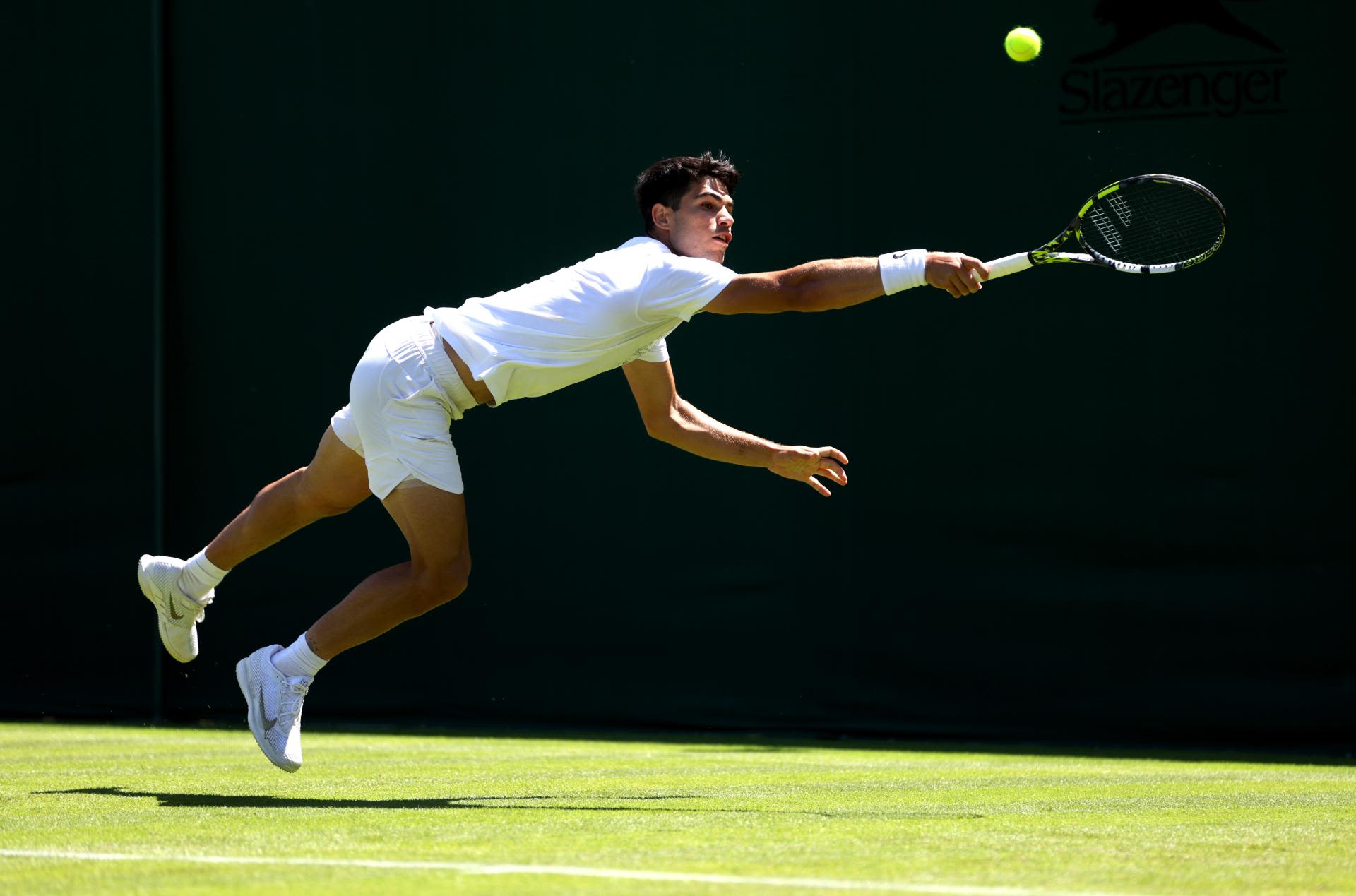 Watch: Carlos Alcaraz and Jannik Sinner train next to each other at Wimbledon