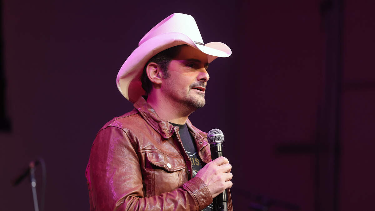 Brad Paisley To Perform At White House State Dinner | KJ97 | Randy Carroll