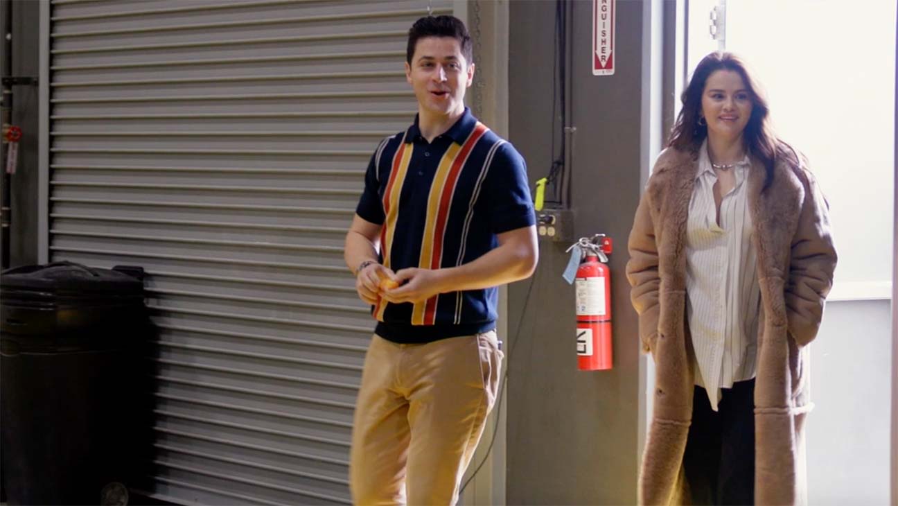 David Henrie and Selena Gomez Return to Waverly Place in First Look at Reboot ‘Wizards Beyond Waverly Place’