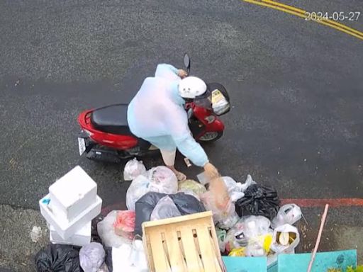 台中大里分隔島遭偷倒垃圾 環保局裝監視器已開42件罰單