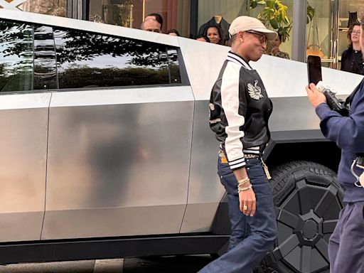 Kim Kardashian, Justin Bieber, and Jay-Z have all been spotted with Tesla's Cybertruck. Here's a list of the celebs flexing the new status vehicle.