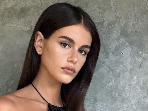 Kaia Gerber Gives Her New Chocolate Brunette Lengths The 'Liquid Hair' Treatment