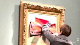 法國美術館「莫內畫作」被黏貼海報影片曝光 沒玻璃罩保護