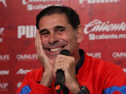 Chivas: Se confirma salida de Fernando Hierro y el nombre del que sería su reemplazo