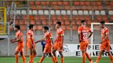 Cobreloa ya no tiene paz: hinchas irrumpen en el entrenamiento para reprochar a los jugadores - La Tercera