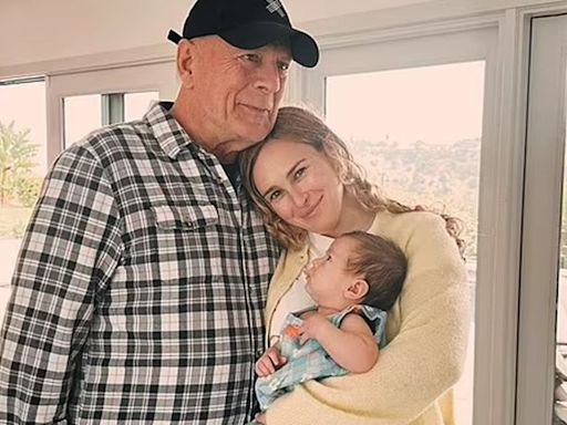 Hija de Bruce Willis cuenta que el actor es un abuelo presente, pese a la demencia
