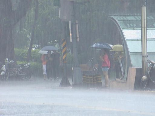 對流雲系旺盛！8縣市發布豪大雨特報 低窪地區慎防積水