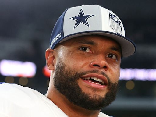 Dak Prescott's reaction after Ezekiel Elliott signed with Dallas Cowboys