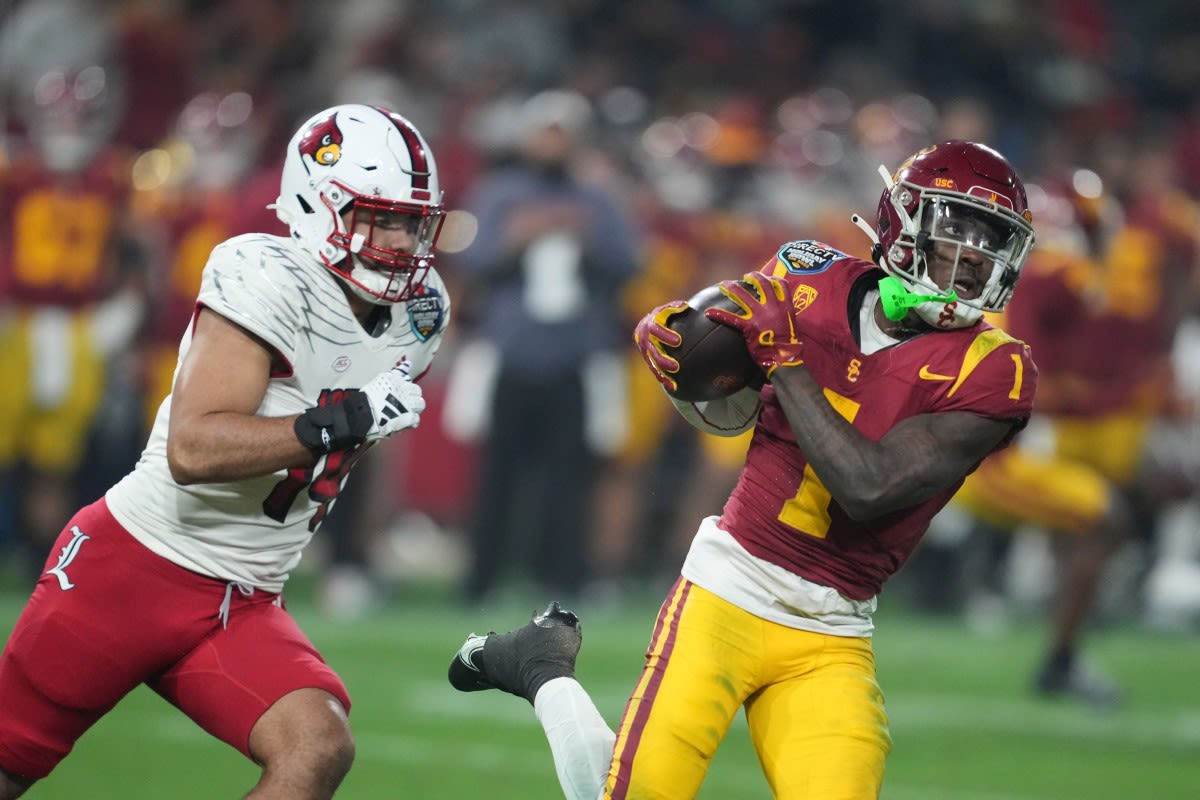 USC Football News: Zachariah Branch’s Freshman Season Shatters Records