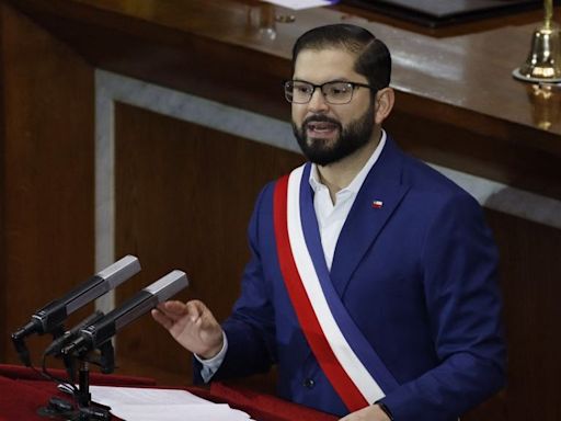 Boric advierte a Argentina por paneles solares instalados en territorio chileno: “Deben retirarlos a la brevedad o lo haremos nosotros”