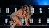 ¿Padre de Shakira fue hospitalizado mientras ella cantaba en la Copa América?