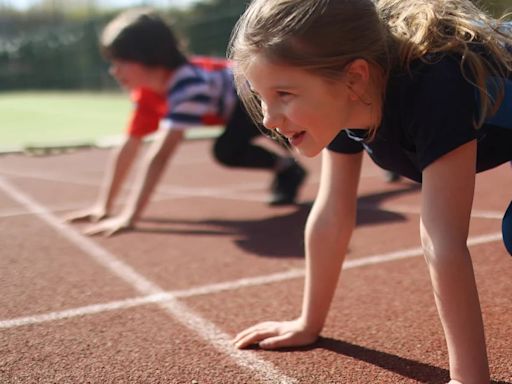 Infancias saludables: cuánto ejercicio deben hacer al día y cuáles son los deportes recomendados por los expertos