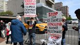 Protesting Columbia University students take over symbolic Hamilton Hall