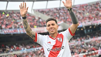 Enzo Fernández recibe homenaje en el Monumental de River Plate