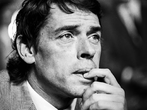 Jacques Brel "n'aimait pas beaucoup les femmes car elles font souffrir" : pourquoi cette excuse, toujours très actuelle, est toxique ?